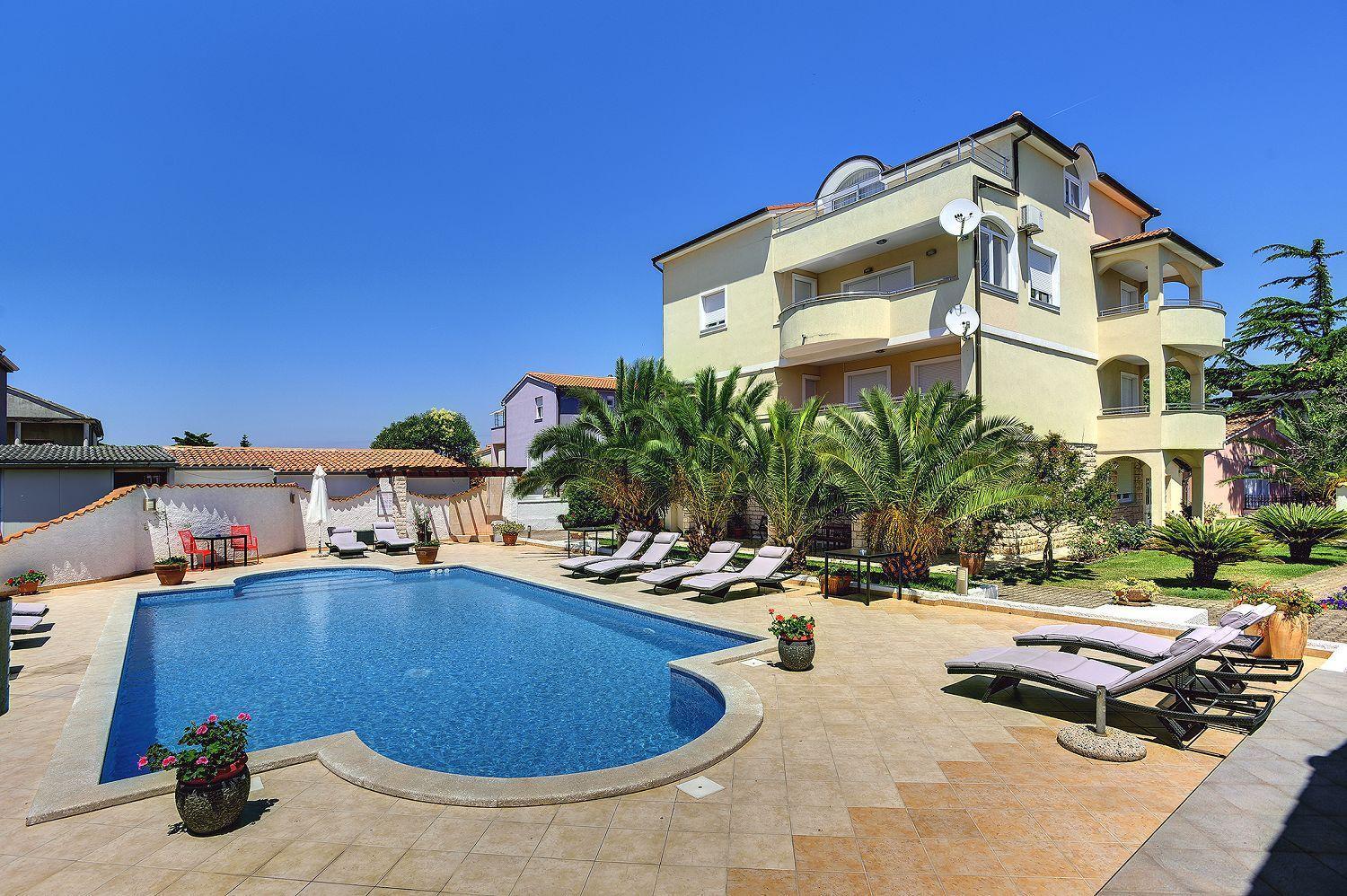 Zum Sandstrand Sind Es Wenige Gehminuten - Geniessen Sie Aber Auch Die Zeit Am Pool Medolino Esterno foto